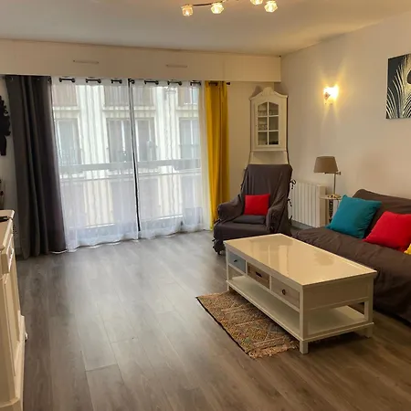 Proche De La Campagne A Apartment *